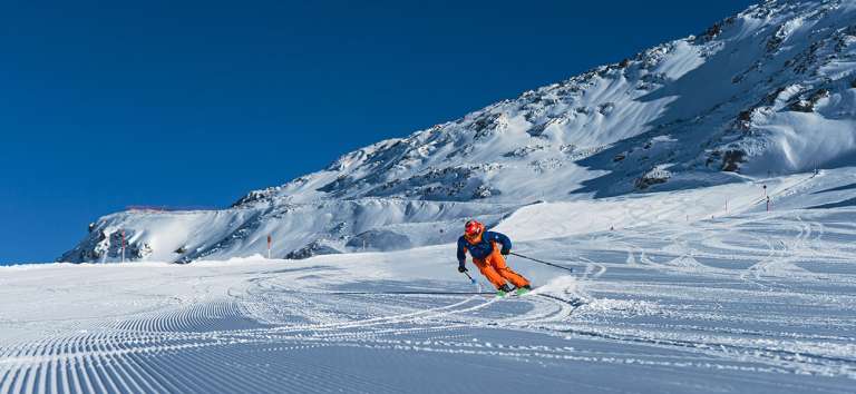 Why does it pay off to buy ski passes online?