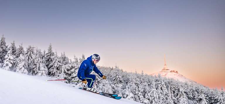 Skiareál Ještěd: Cenově dostupné lyžování pro celou rodinu