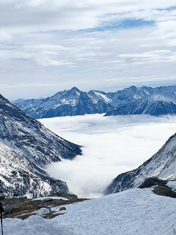 Temperature inversion in the mountains