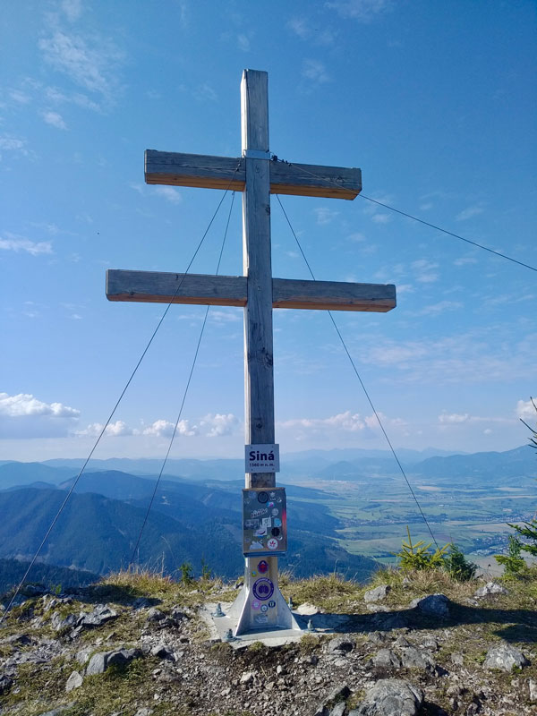 Dvojkríž na vrchole Siná