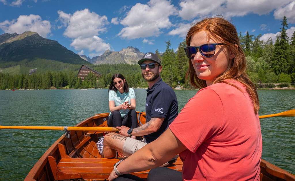 Boating on Štrbské pleso (tarn)