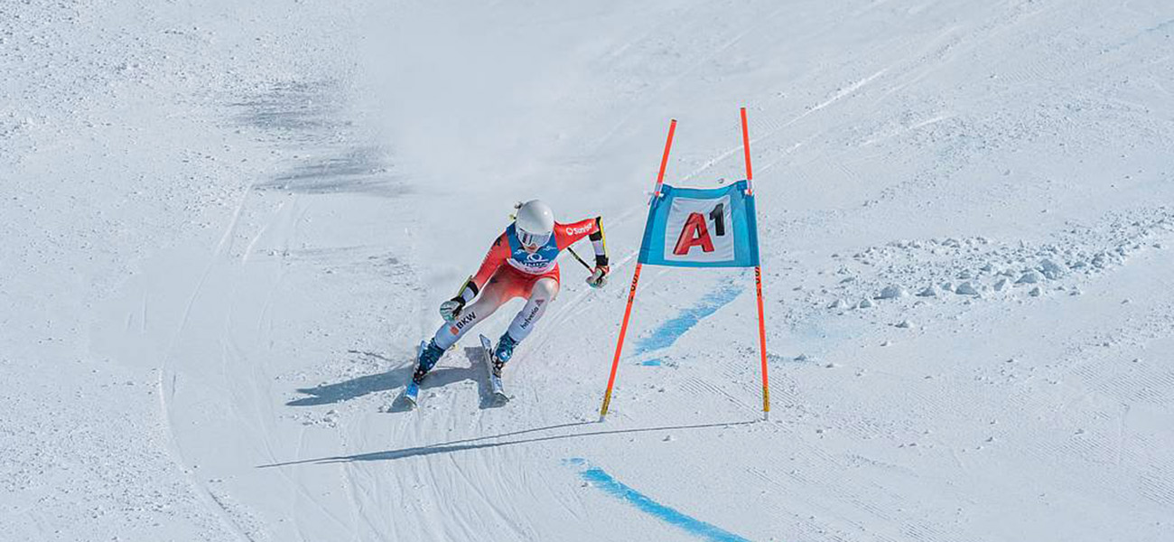 Lyžiar na ľadovci Moelltaler Gletscher