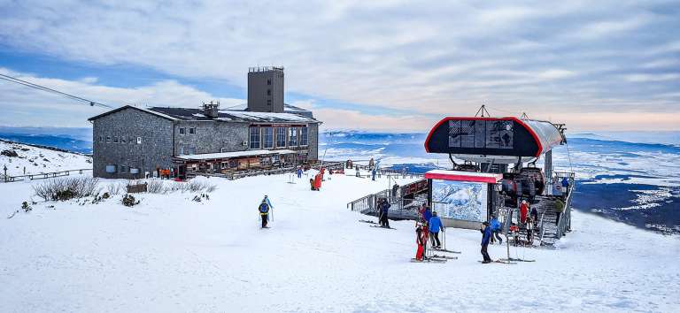 This is why skiers love spring slopes