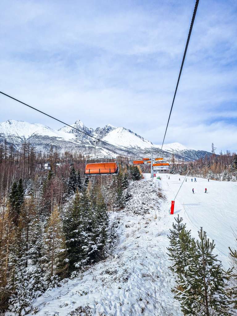 Spring skiing in Tatranská Lomnica
