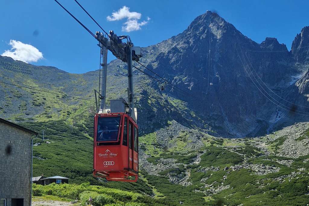 Lanovka na Lomničák
