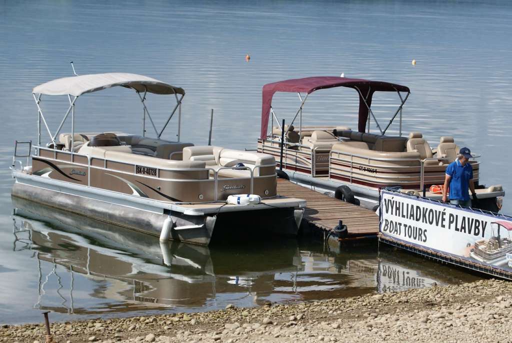 A sightseeing cruise on Liptovská Mara